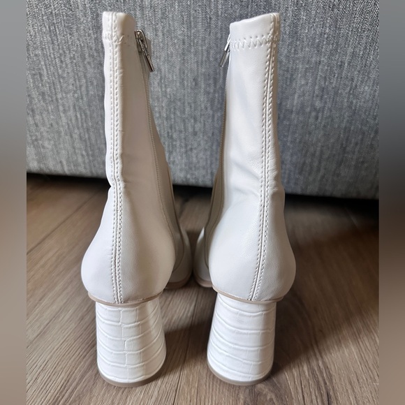 Dolce Vita Petya Ivory Stella Leather Ankle Boots - Picture 5 of 12